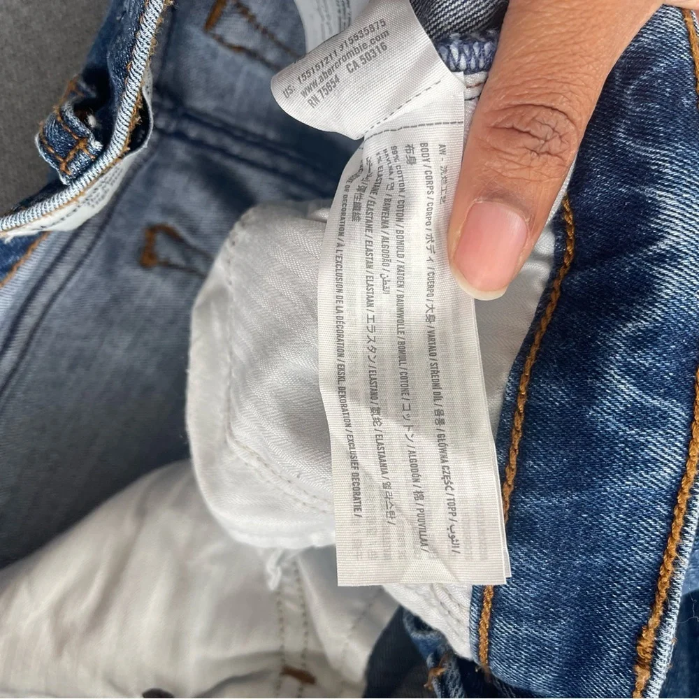 Abercrombie & Fitch High Rise Mom Jean - Picture 6 of 7
